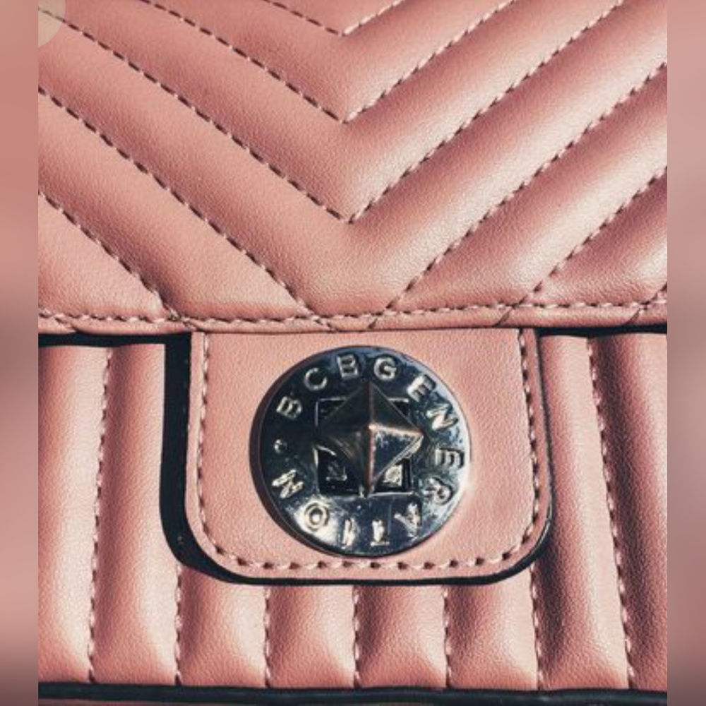 Pristine! BCBG MAXAZRIA|PARIS High Style Quilted Leather Shoulder Handbag.Pink. - Picture 2 of 5